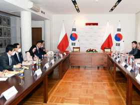 한·폴란드, 원전·방산 등 전방위 협력…9개 MOU 체결